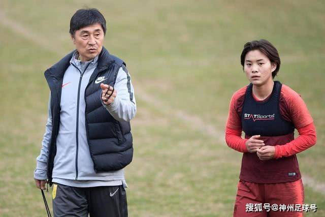 35岁西班牙前锋特略宣布告别绿茵生涯，曾任职于巴萨与贝蒂斯等队